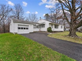 1069 Dolsontown Rd, Middletown, NY 10940