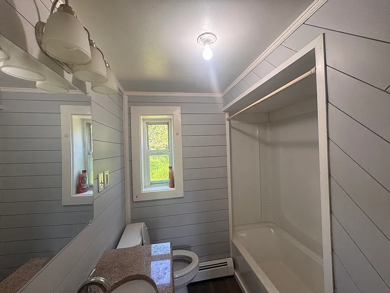33 Carmichael Ln — Photo 27