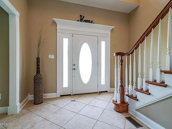 3rd image of 147 Hardwood Dr