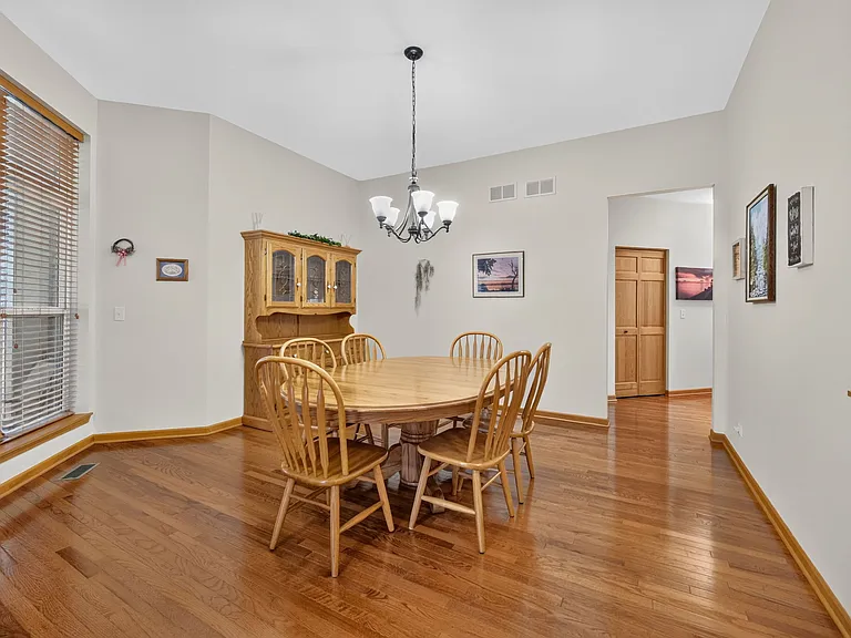 3565 Ayres Dr — Photo 6