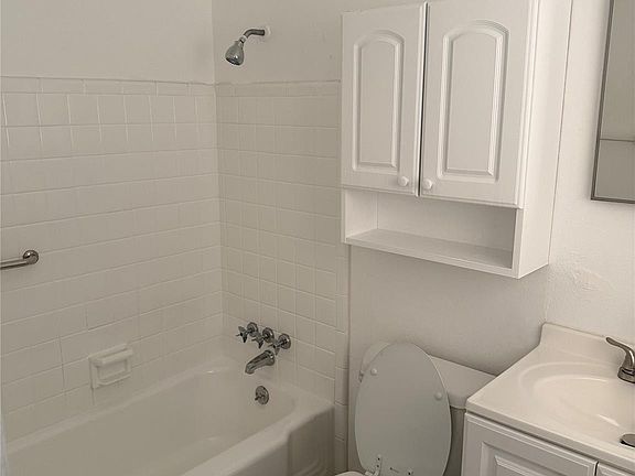 5th image of 843 Regal St