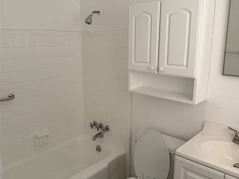 843 Regal St — Photo 5