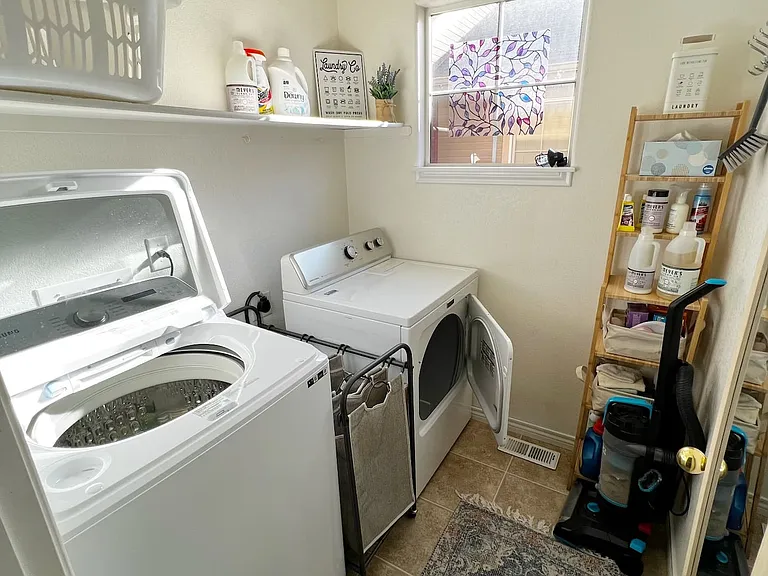 818 S Terry St — Photo 24