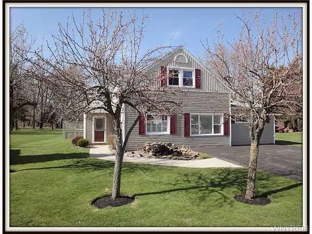 580 Rowley Rd photo 1