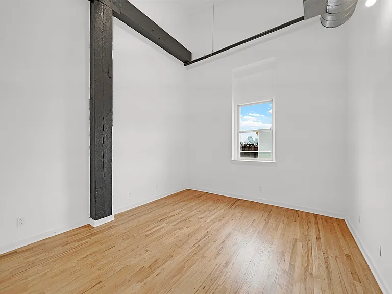 716 Madison St #301 — Photo 16