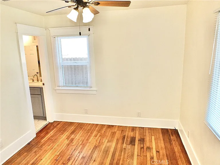 4036 E Vermont St — Photo 30