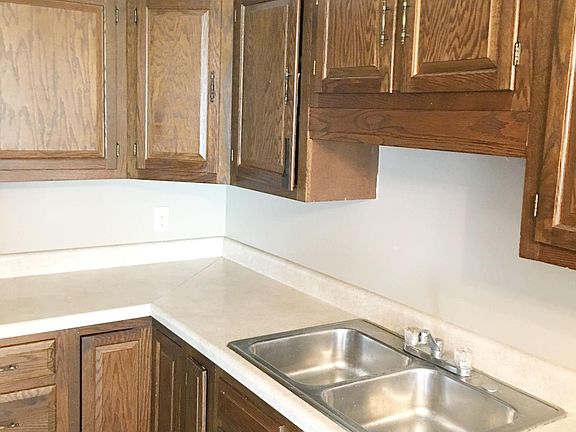 4th image of 3436 Dresden St