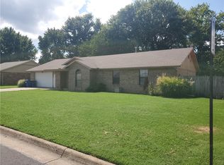 612 Garland Pl, Lowell, AR 72745
