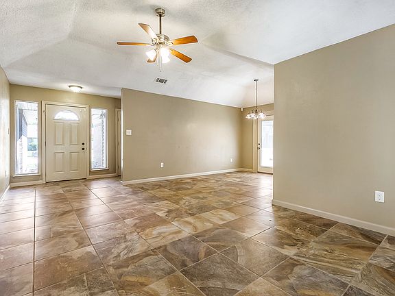 5th image of 2513 Virginian Colony Ave