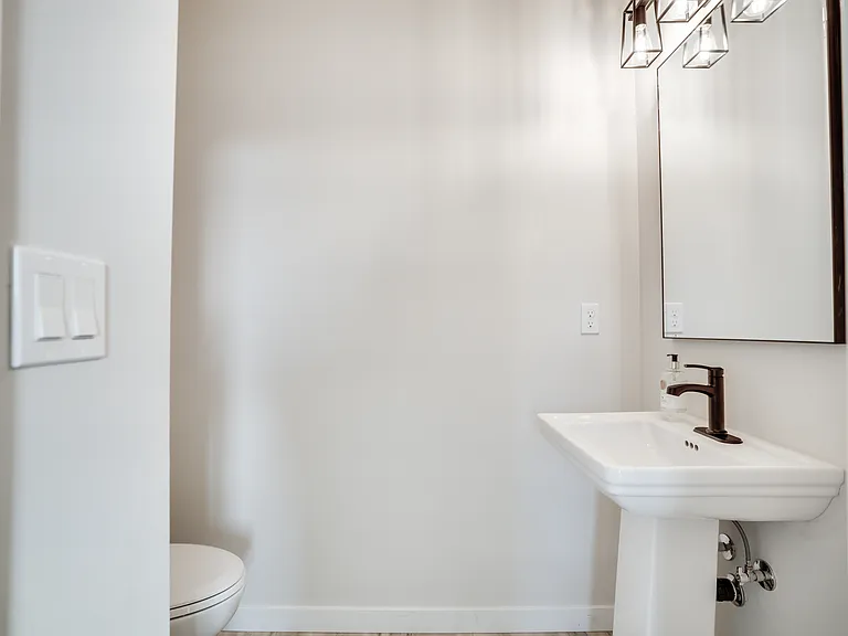 4010 N Highland St — Photo 4