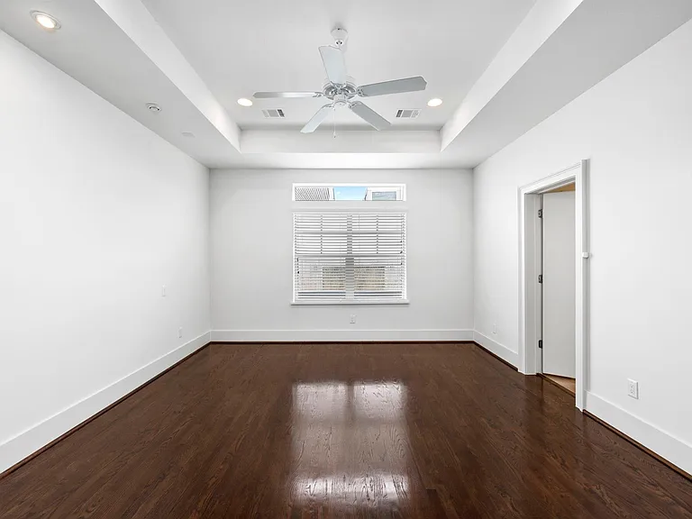 1808 Oakdale St — Photo 23