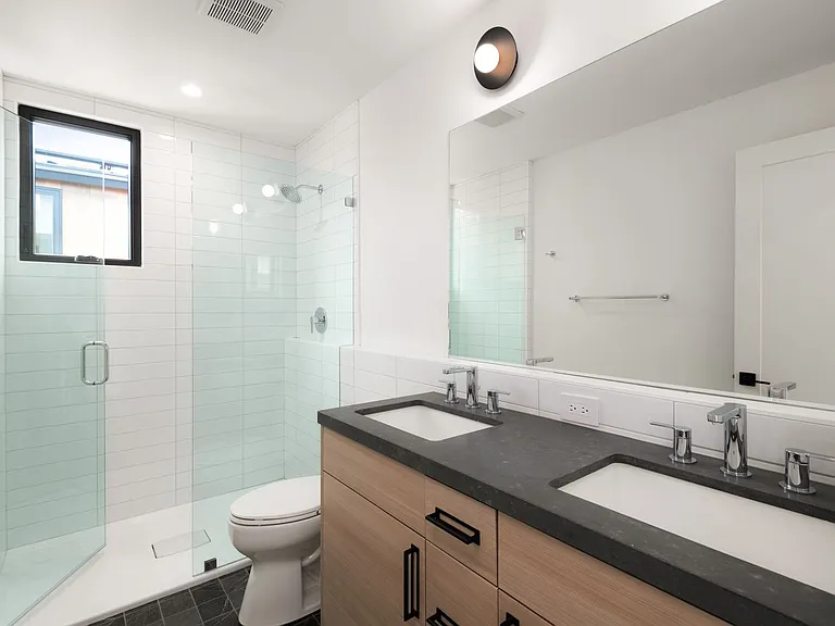 Luxury Living in the Heart of Downtown Encinitas — Photo 19