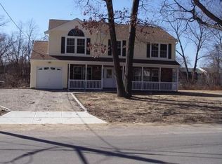 92 Woodrow Pkwy, West Babylon, NY 11704