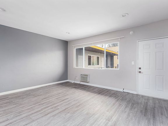 2nd image of 417 S Kenmore Ave #2