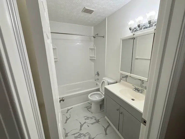 387 Huber Village Blvd #387 — Photo 6