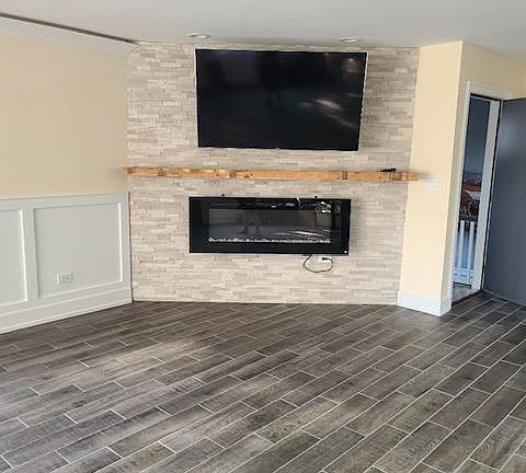 4th image of 6945 N Keeler Ave #1