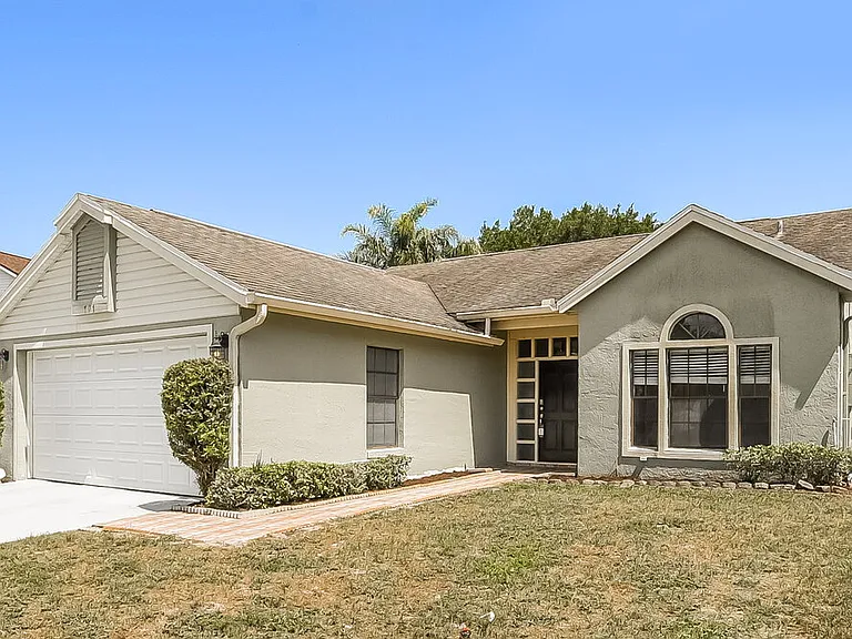 797 Minerva Ln — Photo 3