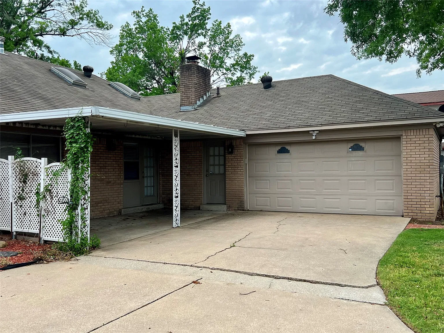3 bed, 2.0 bath, 1763 sqft, $1,600 — Photo 3