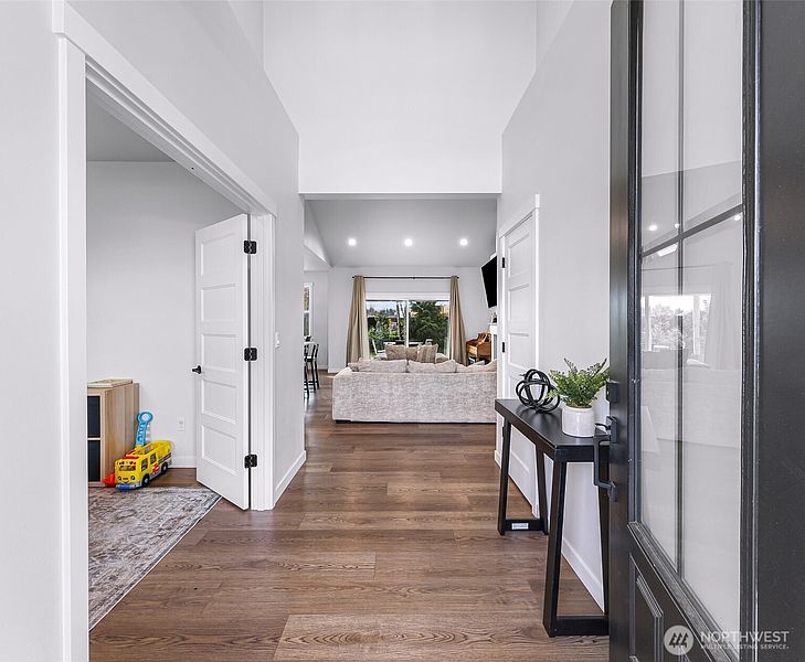 5th image of 809 Pine Crest Drive