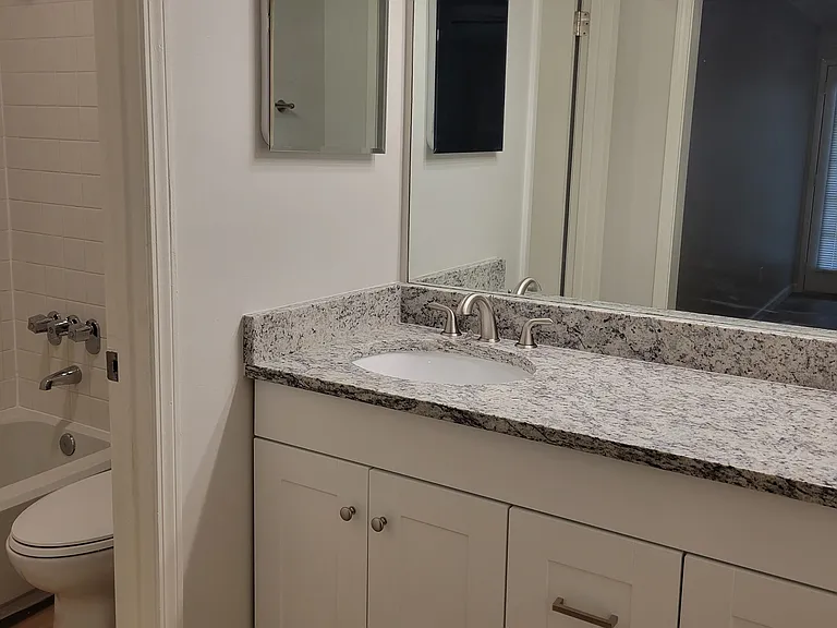 805 Vicksburg Pl — Photo 5