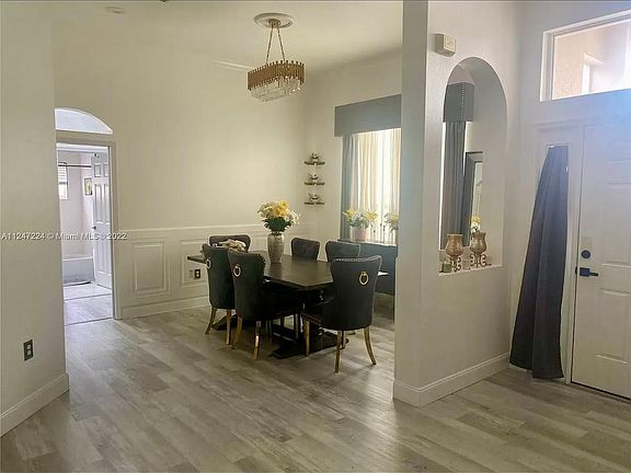 4th image of 2482 Huron Cir