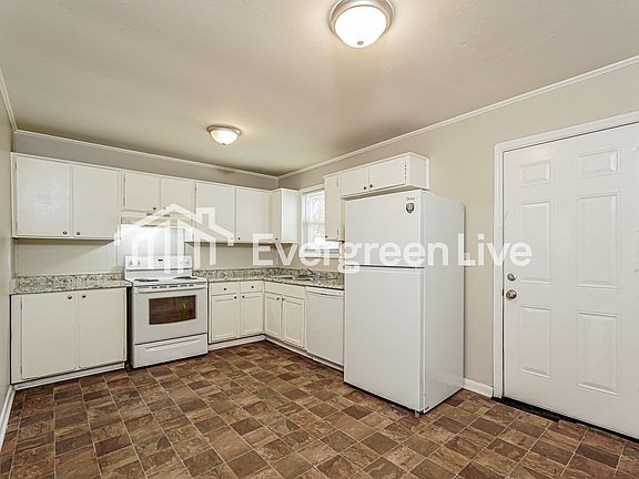 4th image of 3406 Chadbourne St