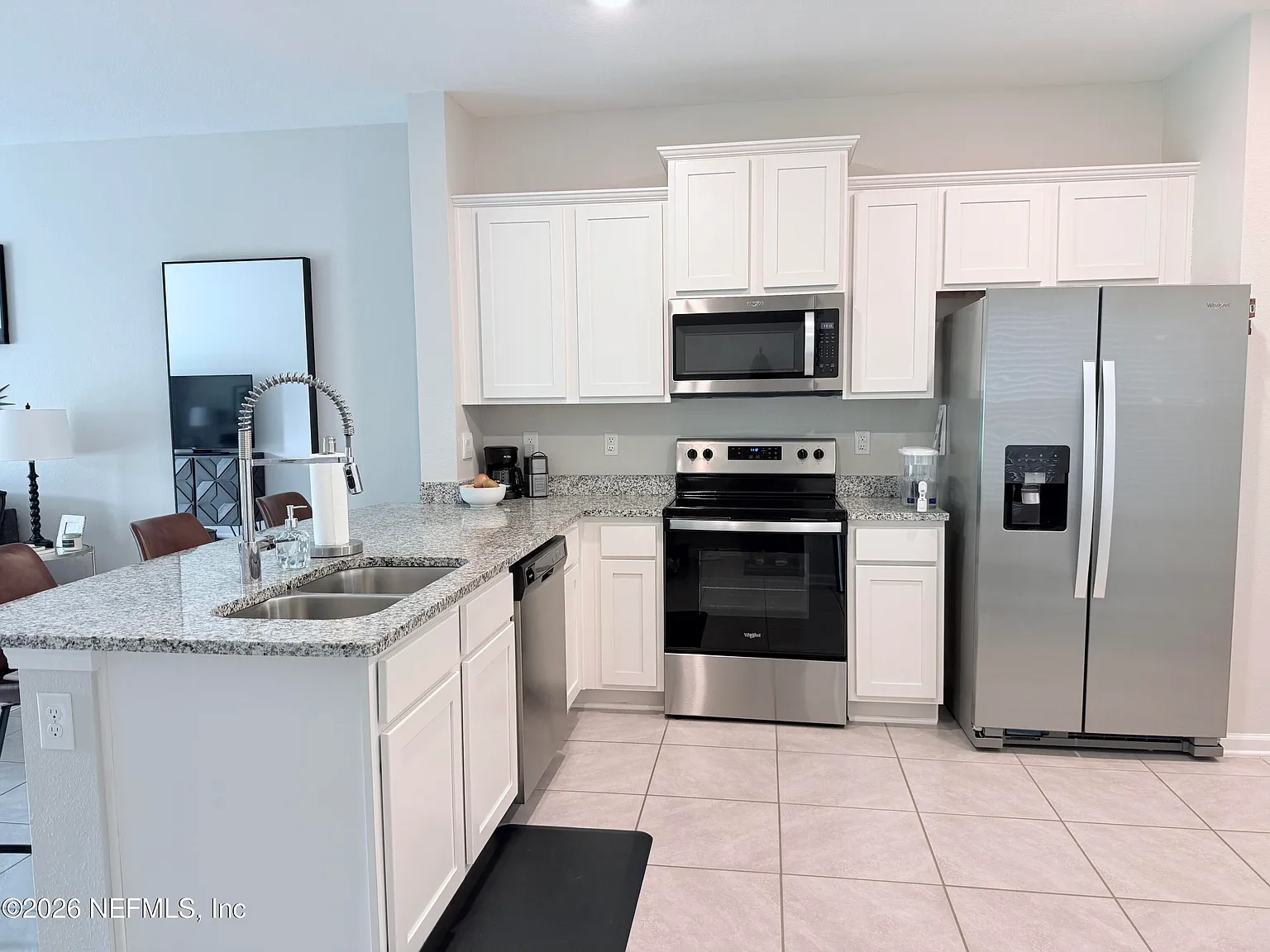 2 bed, 2.5 bath, 1210 sqft, $1,800 — Photo 2