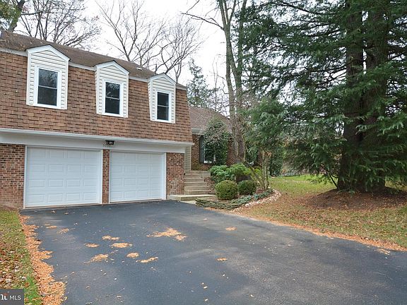 2nd image of 5097 Queens Wood Dr