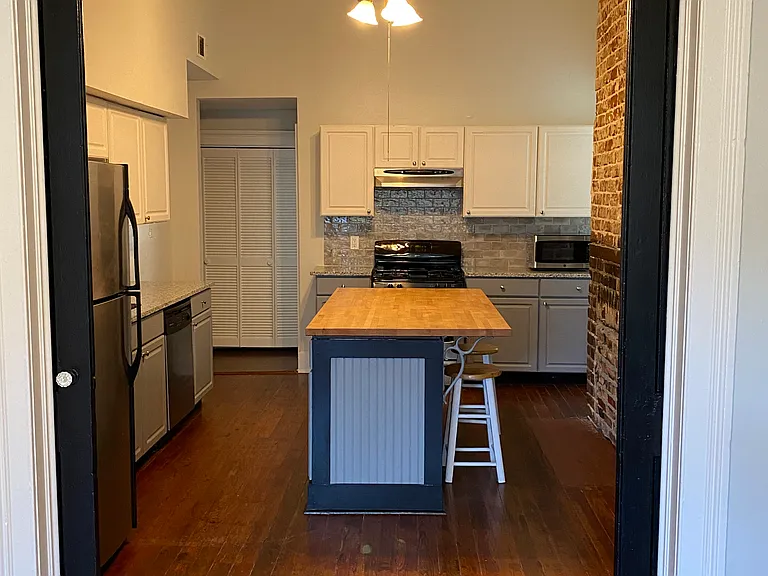 118-120 W Duffy St #118A — Photo 10