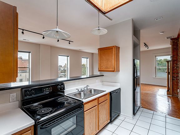 4th image of 79 Parsons Ave #C