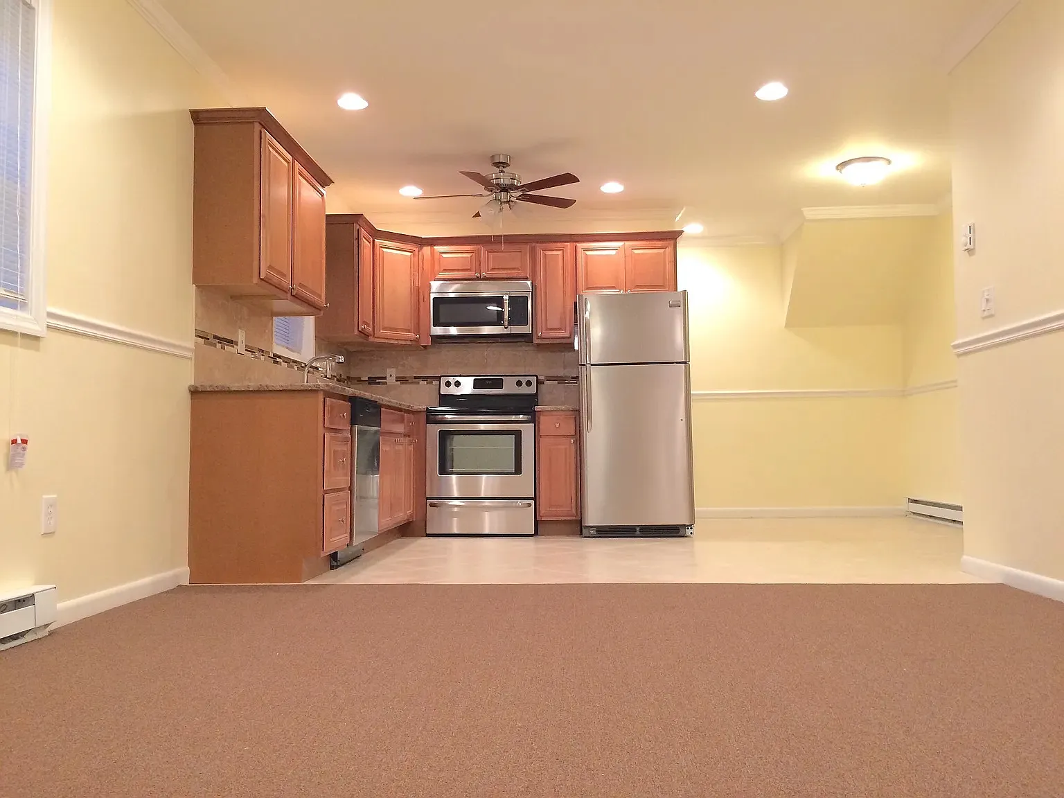 2 bed, 1000 sqft, $2,400 — Photo 2