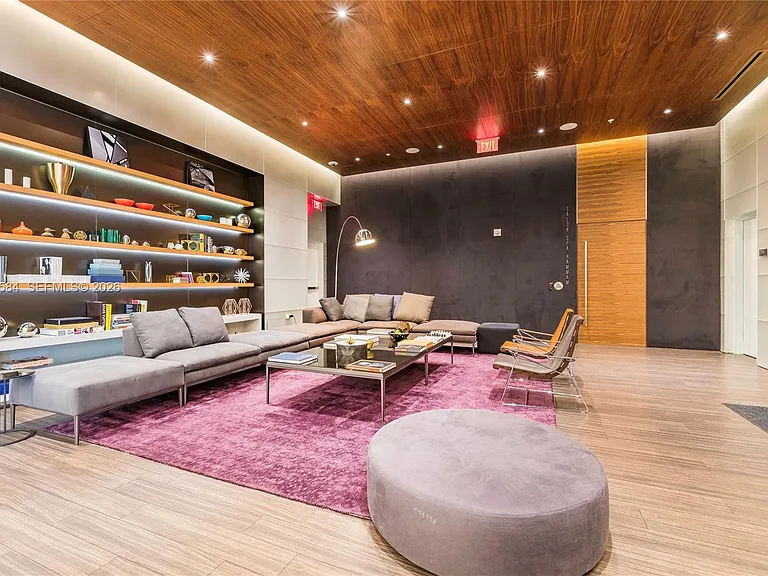 88 SW 7th St #2401 — Photo 5