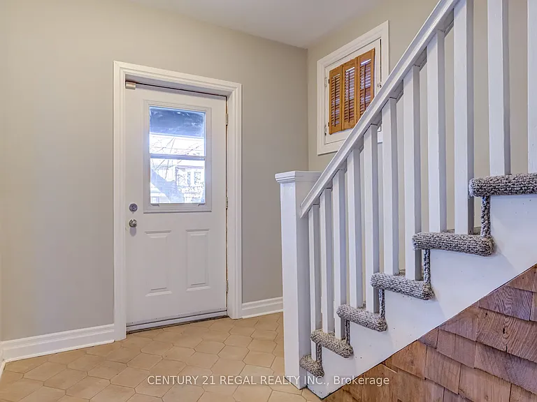 184 Maplewood Ave — Photo 3