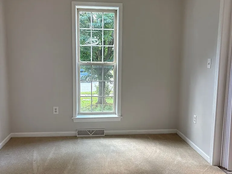 720 Strayer Dr — Photo 10