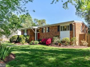 2930 Viewpoint Rd, Alexandria, VA 22314