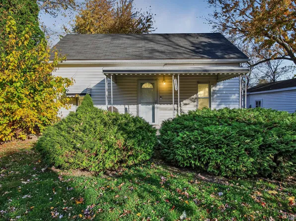 22828 Oakwood Ave, Eastpointe, MI 48021