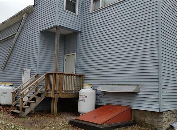 5th image of 141 E Broadway St