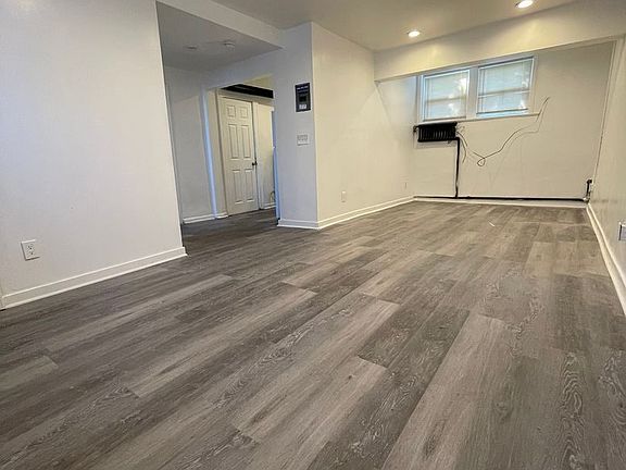 3rd image of 14800 E Vernor Hwy #9