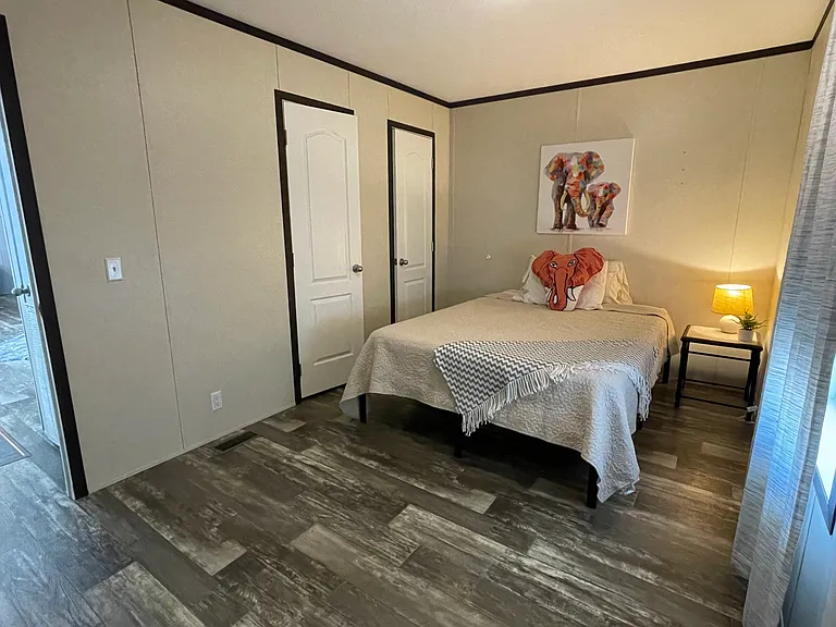 331 E Lakewood Blvd — Photo 3
