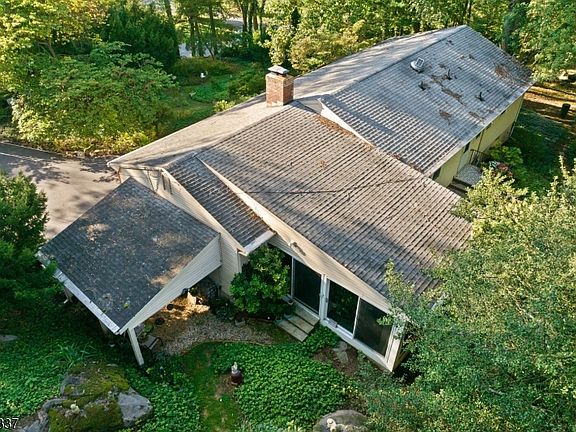 3rd image of 30 Rocktown Hill Rd
