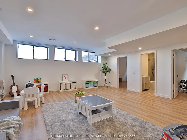70 Upper Mount Albion Rd — Photo 36
