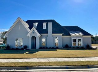 2443 Saint Ives Ln, Hernando, MS 38632