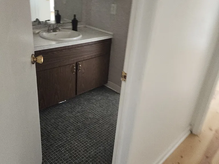 8647 Winchester Dr — Photo 15