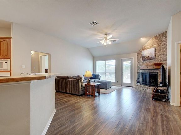 4th image of 2246 Settlers Park Loop