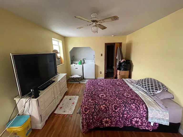 2105 Military Rd — Photo 11
