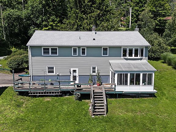 2nd image of 270 Searles Rd