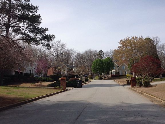 5th image of 1828 De Winton Pl