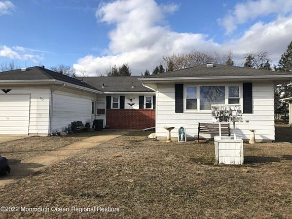 5th image of 376 Saint Thomas Dr