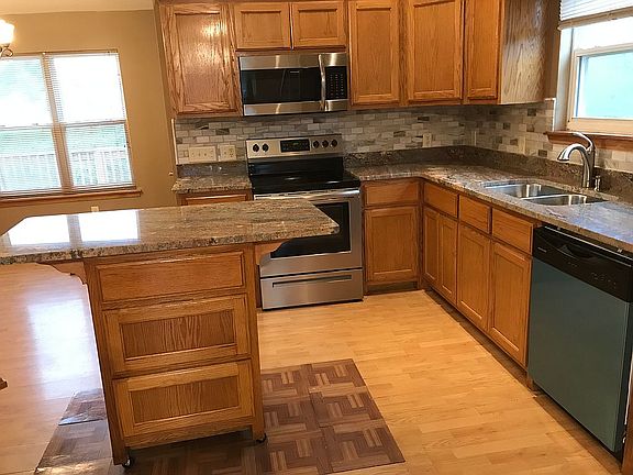 5th image of 13335 Longridge Ln