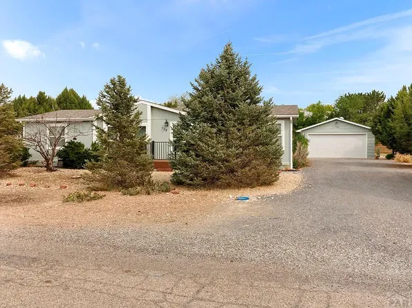 138 E Rolling Hills Dr, Pueblo West, CO 81007
